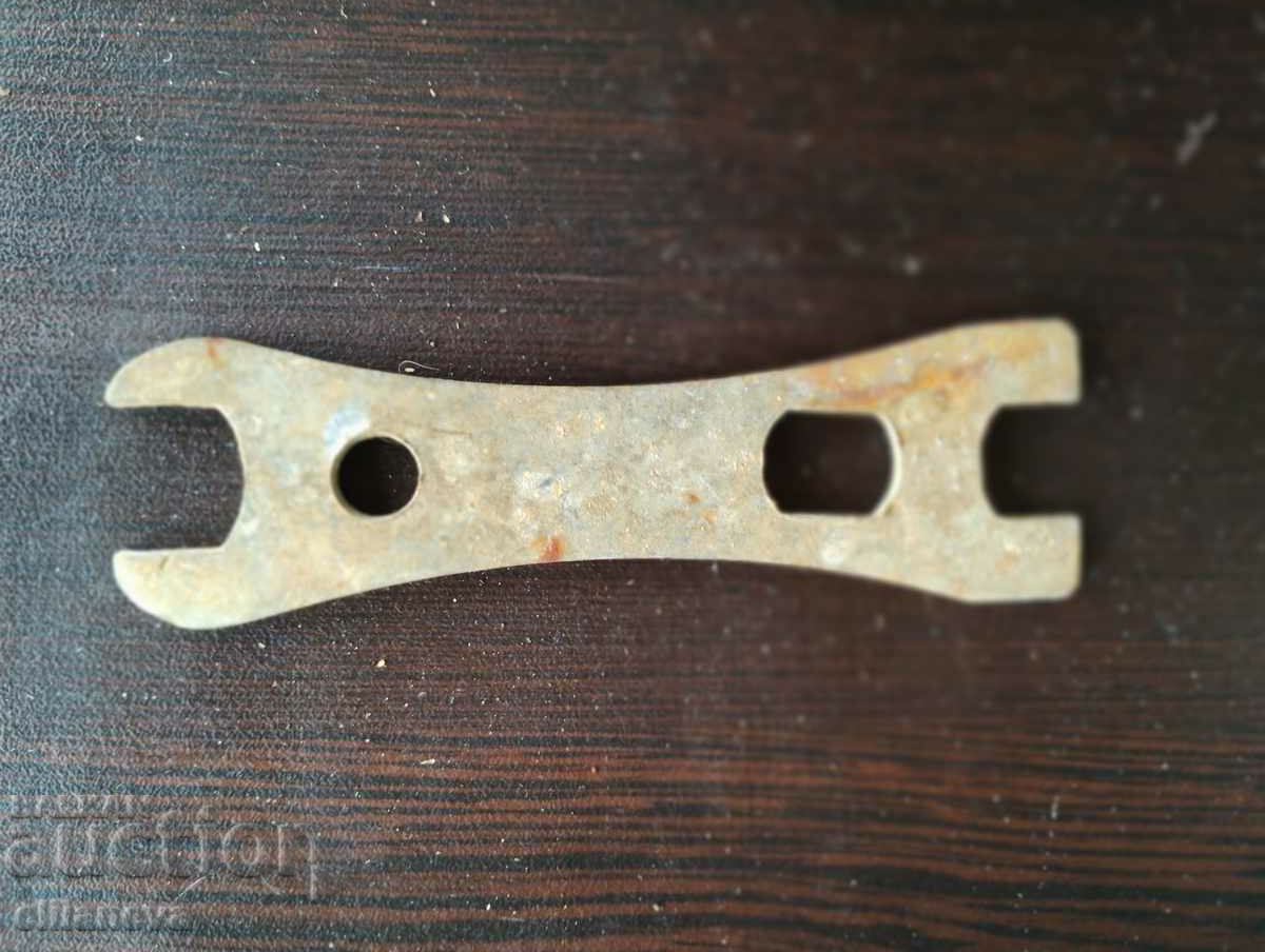 Key wheel Balkanche with price 5.00 BGN | € 2.56 Key wheel Balkanche with price 5.00 BGN | € 2.56