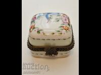 Vintage porcelain small box