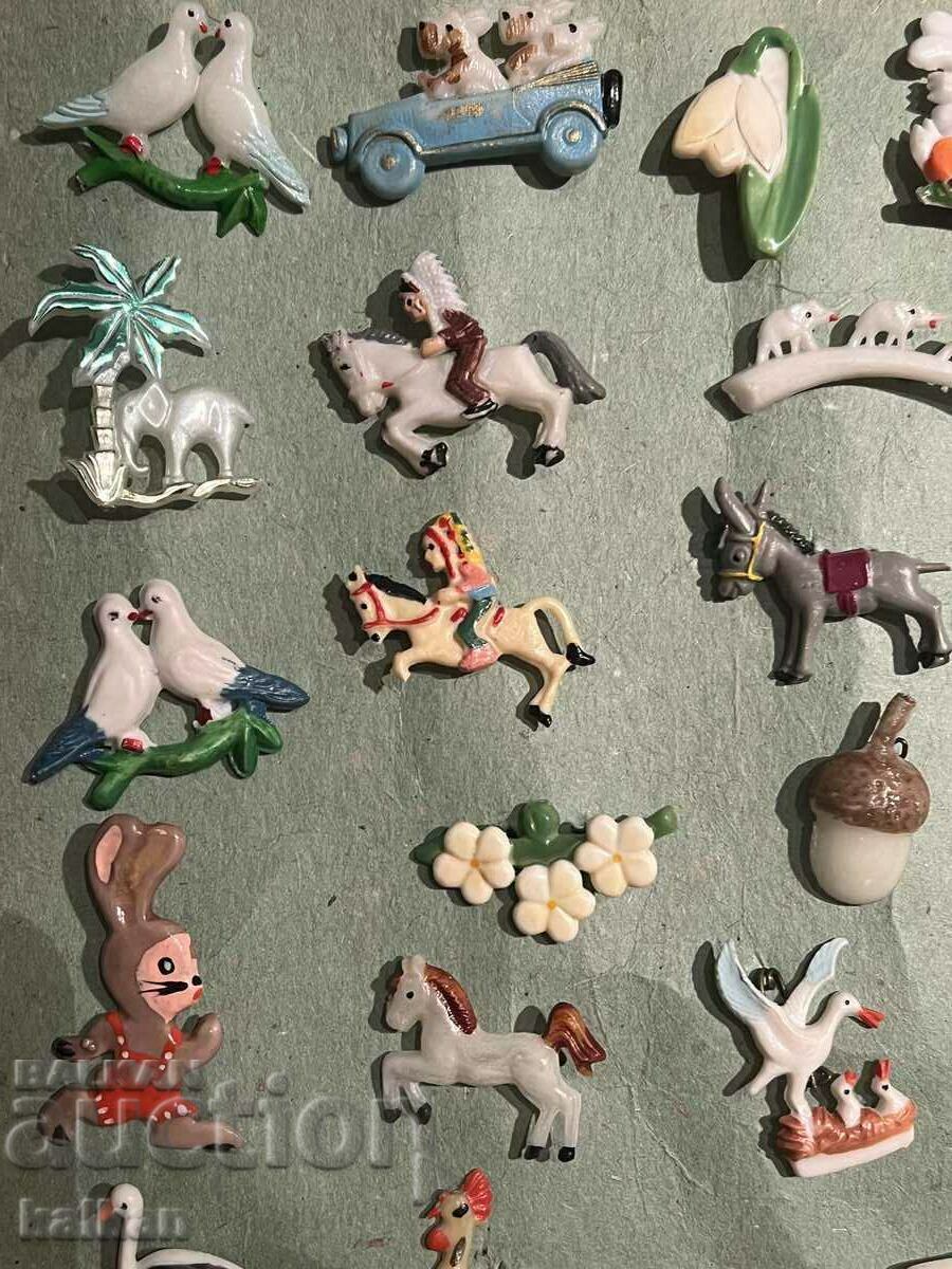 Collection of old martenitsi lot 27 pieces with price 45.00 BGN | € 23.01 Collection of old martenitsi lot 27 pieces with price 45.00 BGN | € 23.01