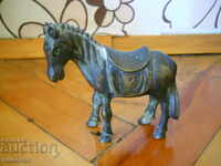 statuetă antică din bronz - un cal în șa