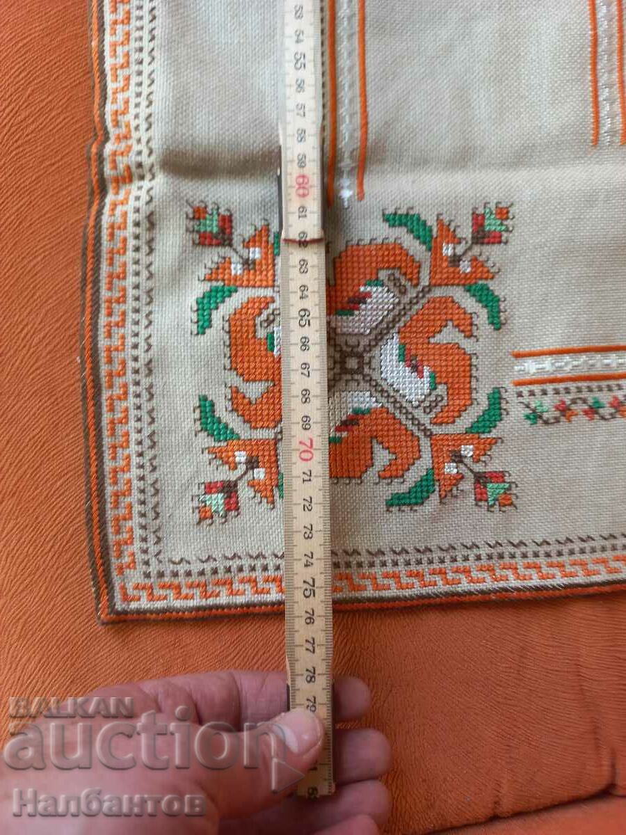 Auction OLD HAND EMBROIDERED CHECK BLANKET Auction OLD HAND EMBROIDERED CHECK BLANKET