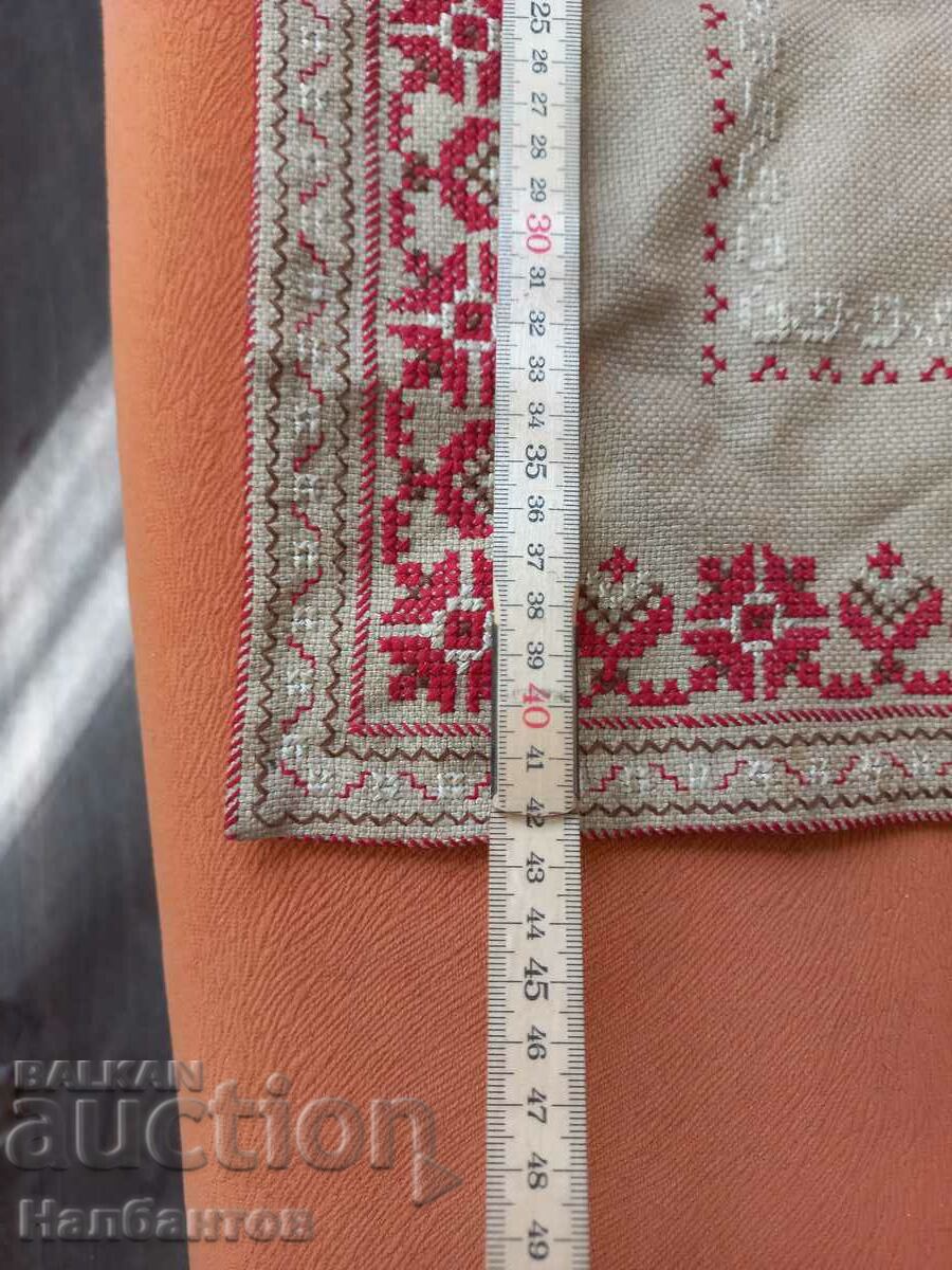 OLD HAND EMBROIDERED CHECK BLANKET with price 40.00 BGN | € 20.45 OLD HAND EMBROIDERED CHECK BLANKET with price 40.00 BGN | € 20.45