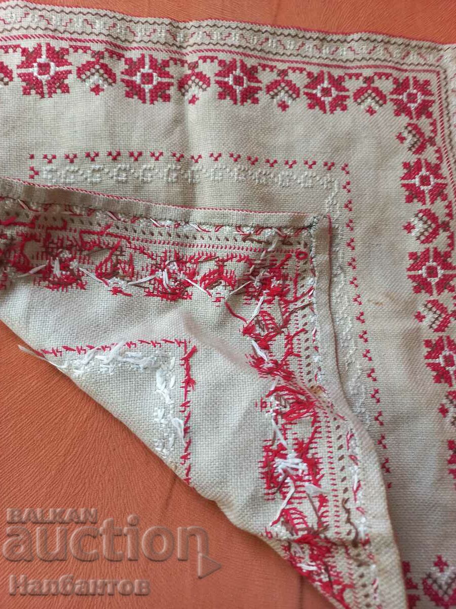 Auction OLD HAND EMBROIDERED CHECK BLANKET Auction OLD HAND EMBROIDERED CHECK BLANKET