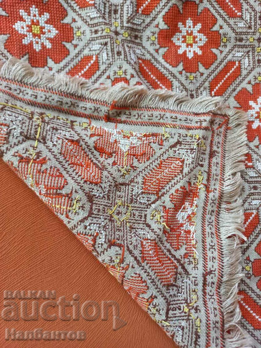 Delivery of OLD HAND EMBROIDERED CHECK Delivery of OLD HAND EMBROIDERED CHECK