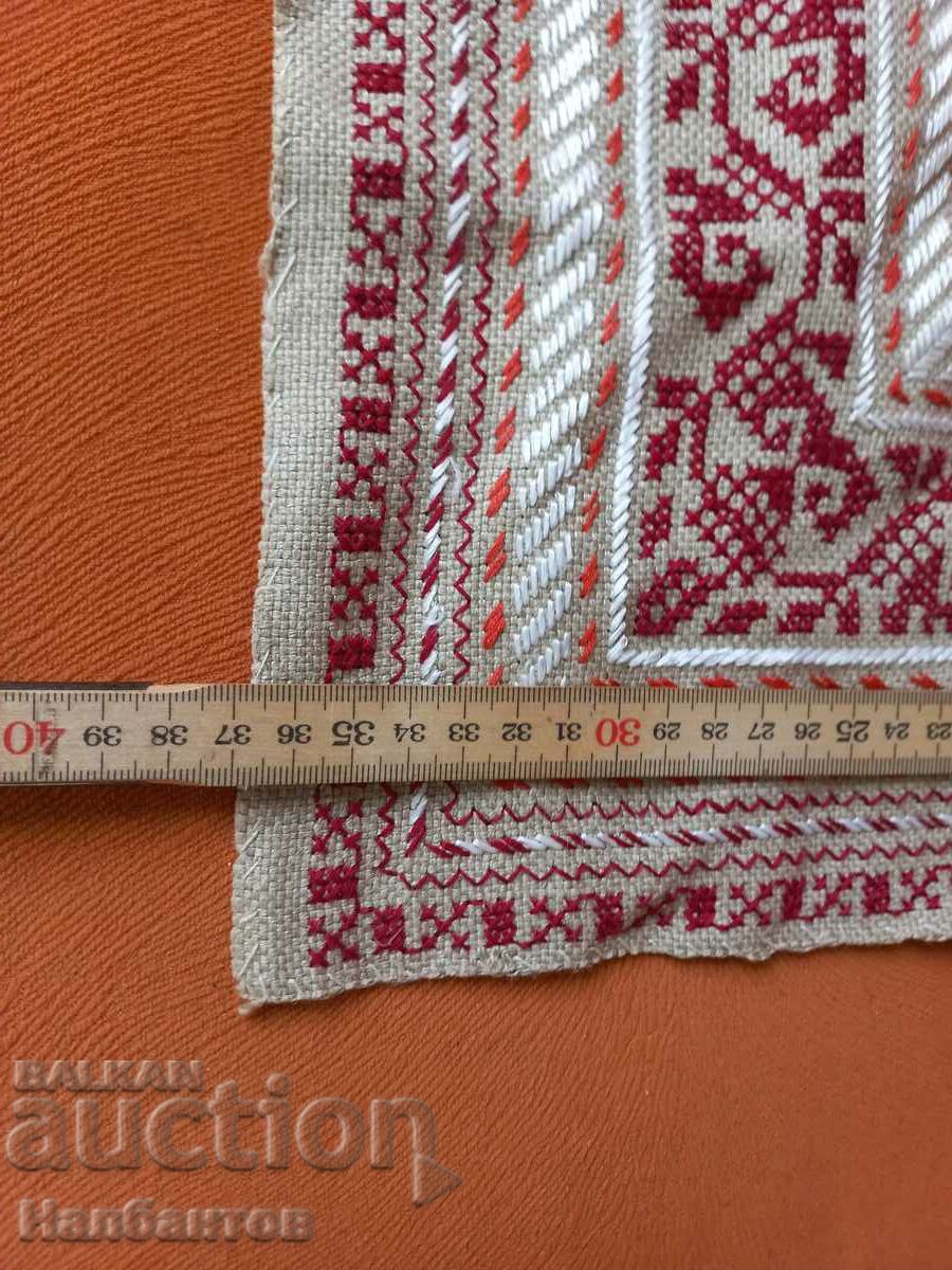 OLD HAND EMBROIDERED CHECK BLANKET with price 40.00 BGN | € 20.45 OLD HAND EMBROIDERED CHECK BLANKET with price 40.00 BGN | € 20.45