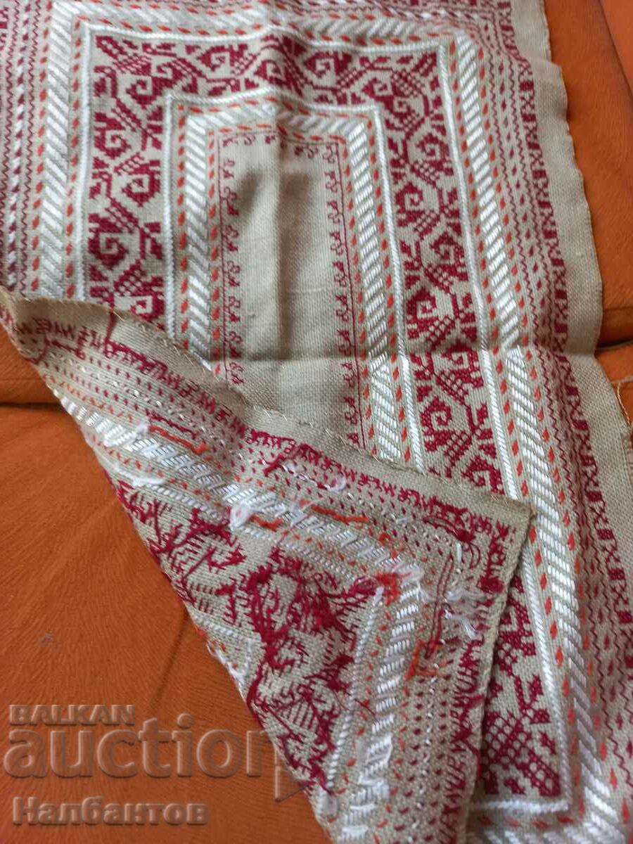 Delivery of OLD HAND EMBROIDERED CHECK BLANKET Delivery of OLD HAND EMBROIDERED CHECK BLANKET