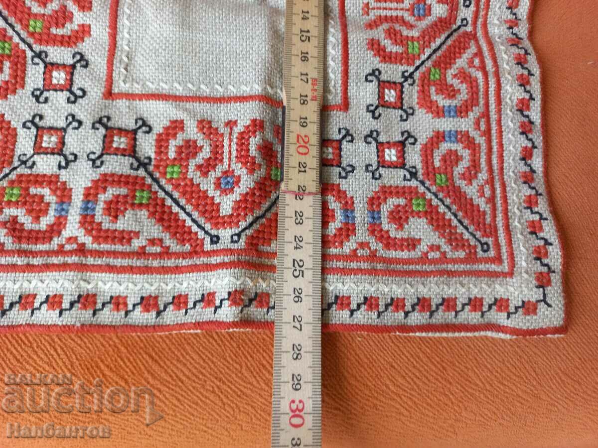 OLD HAND EMBROIDERED CHECK BLANKET with price 40.00 BGN | € 20.45 OLD HAND EMBROIDERED CHECK BLANKET with price 40.00 BGN | € 20.45