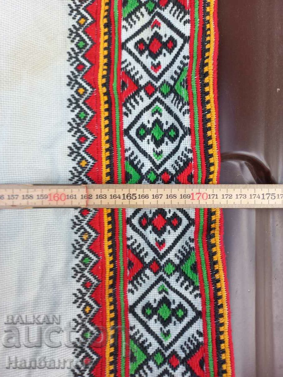 Delivery of OLD HAND EMBROIDERED CHECK BLANKET Delivery of OLD HAND EMBROIDERED CHECK BLANKET