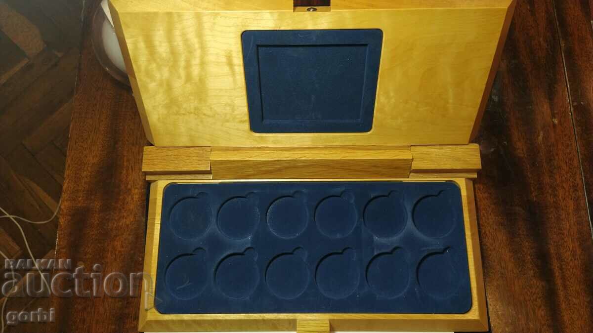 Delivery of Luxury capsule coin box Delivery of Luxury capsule coin box