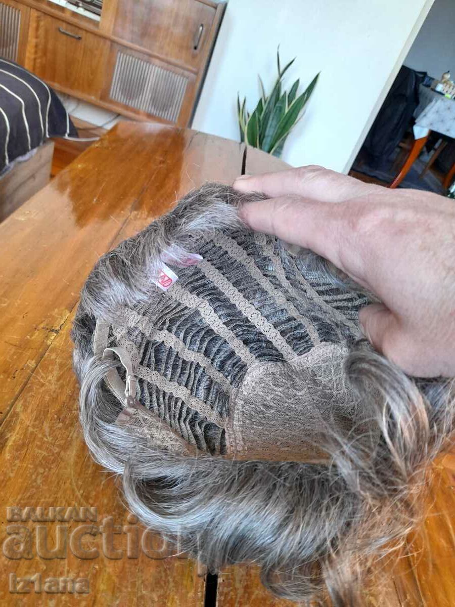 Auction An old wig Auction An old wig