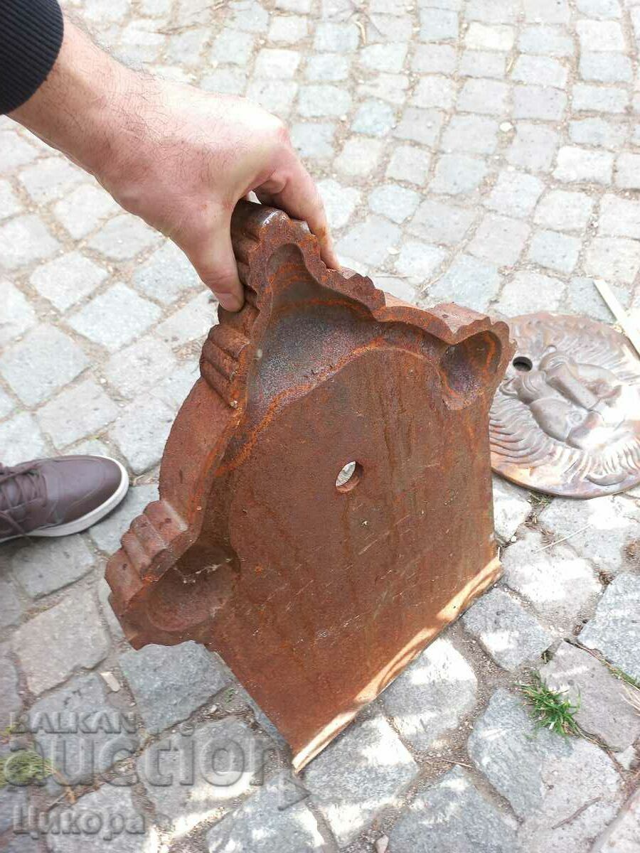 CAST IRON FOUNTAIN CAST IRON - 5 CAST IRON FOUNTAIN CAST IRON - 5