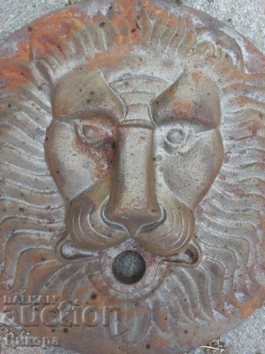 Auction CAST IRON FOUNTAIN CAST IRON LION Auction CAST IRON FOUNTAIN CAST IRON LION
