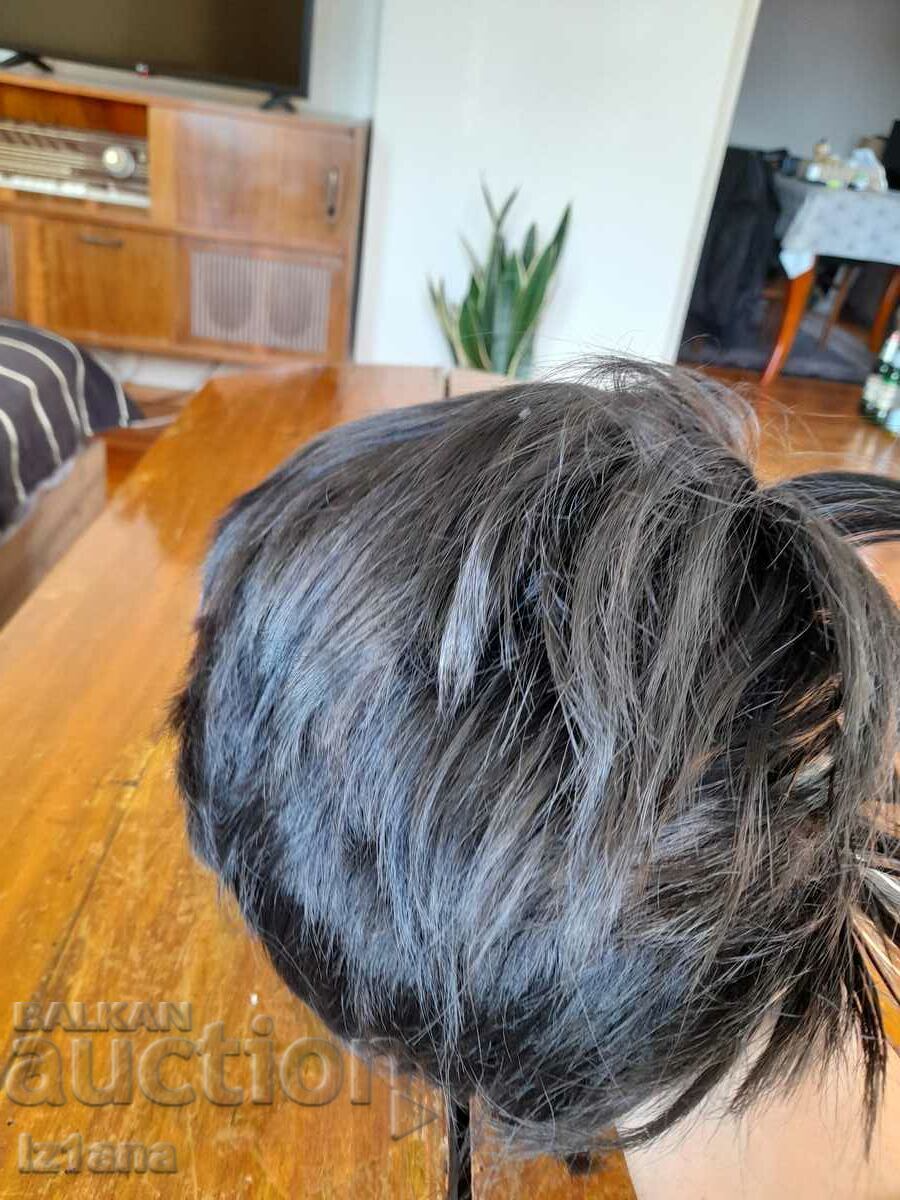 Auction An old wig Auction An old wig