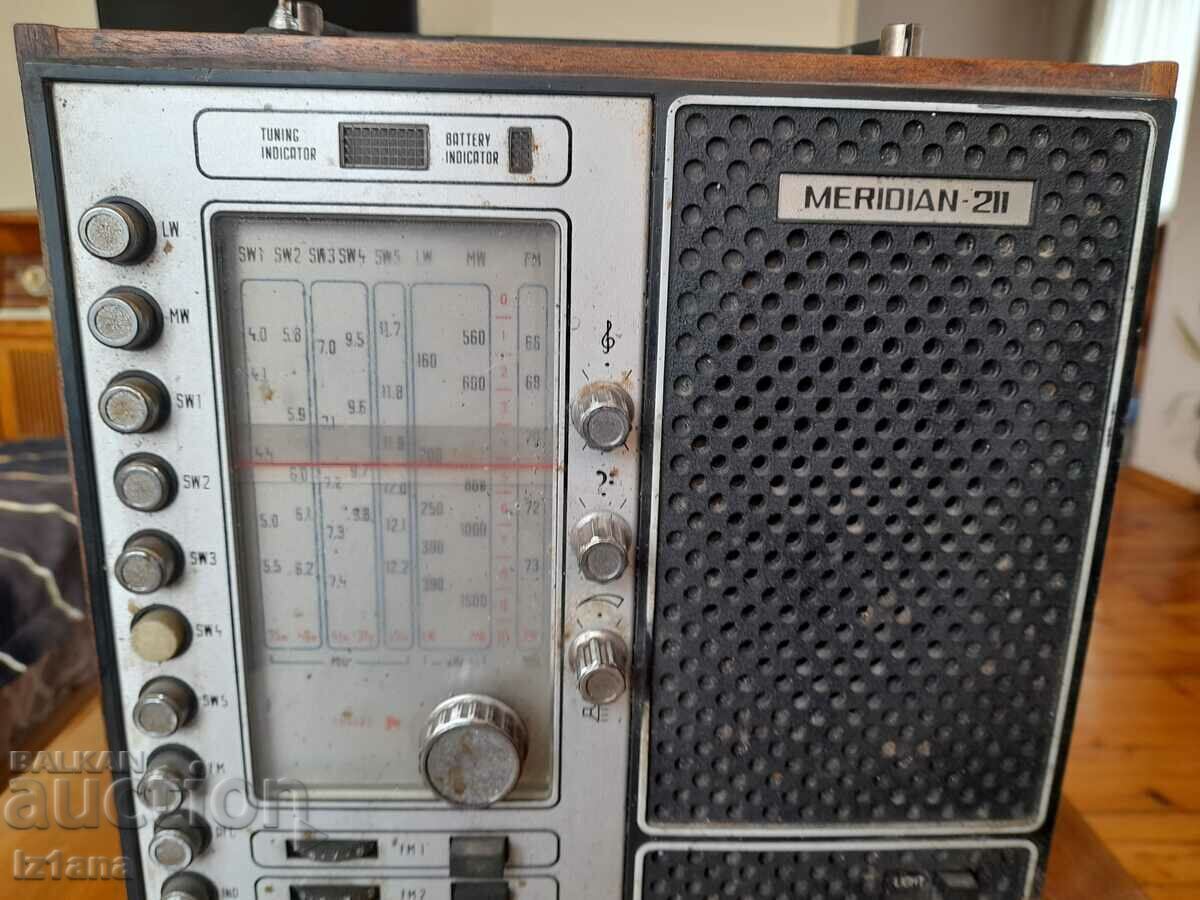 Radio vechi, receptor radio Meridian 211, Meridian cu preț 90.00 BGN | € 46.02