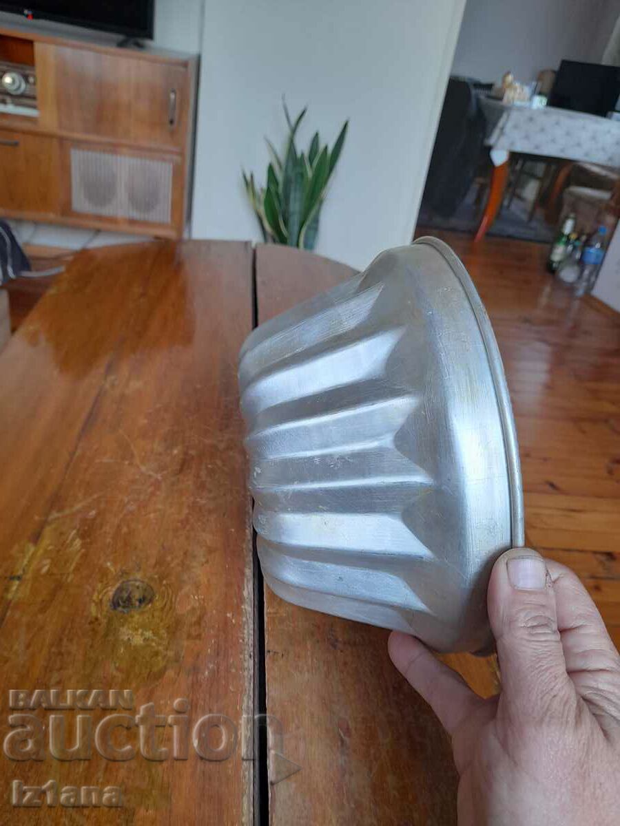 Old aluminum cake pan - 5 Old aluminum cake pan - 5