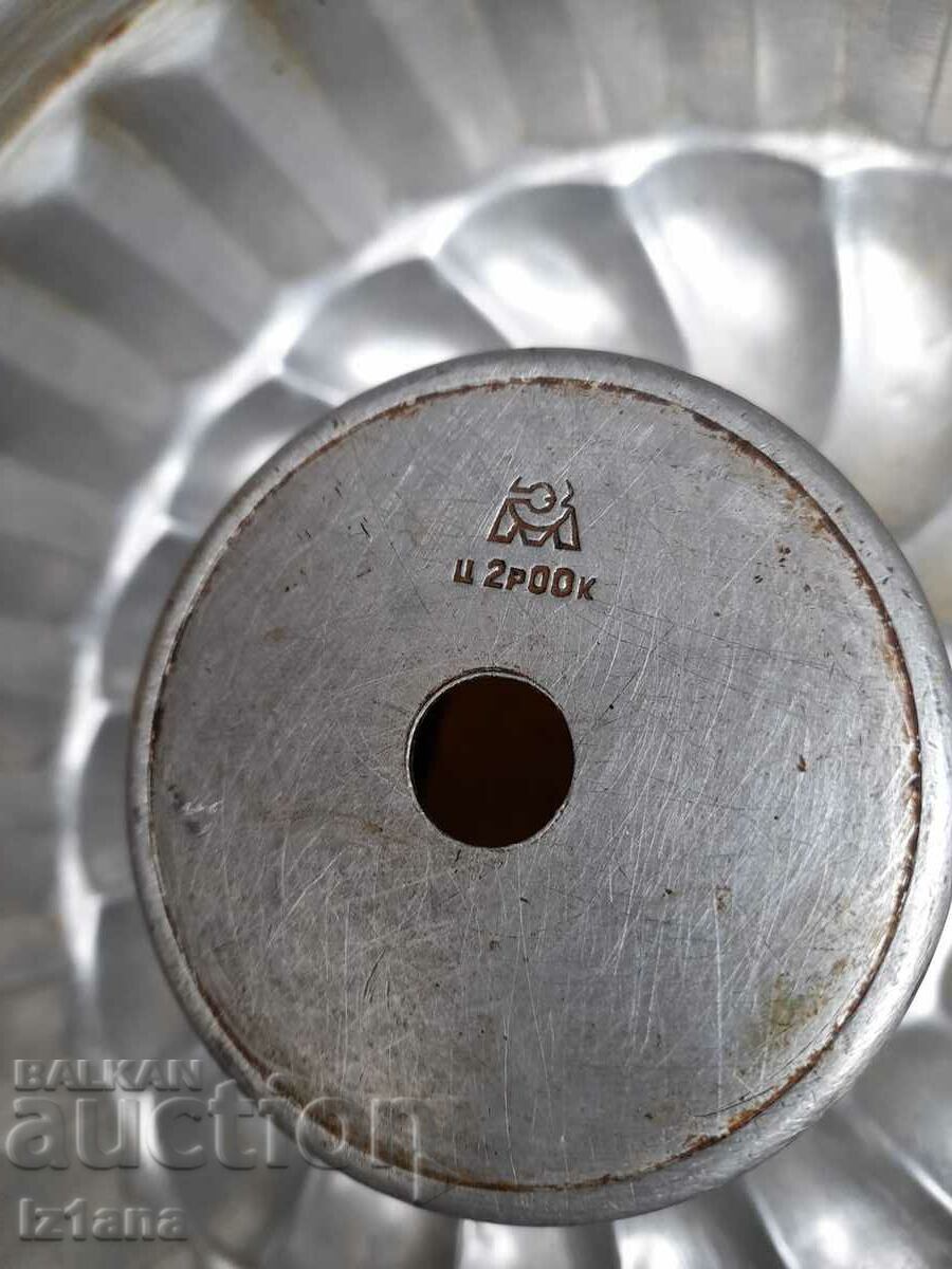 Old aluminum cake pan - 5 Old aluminum cake pan - 5
