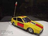 Un model de mașină din plastic de pe vremea Sotsa Bulgaria