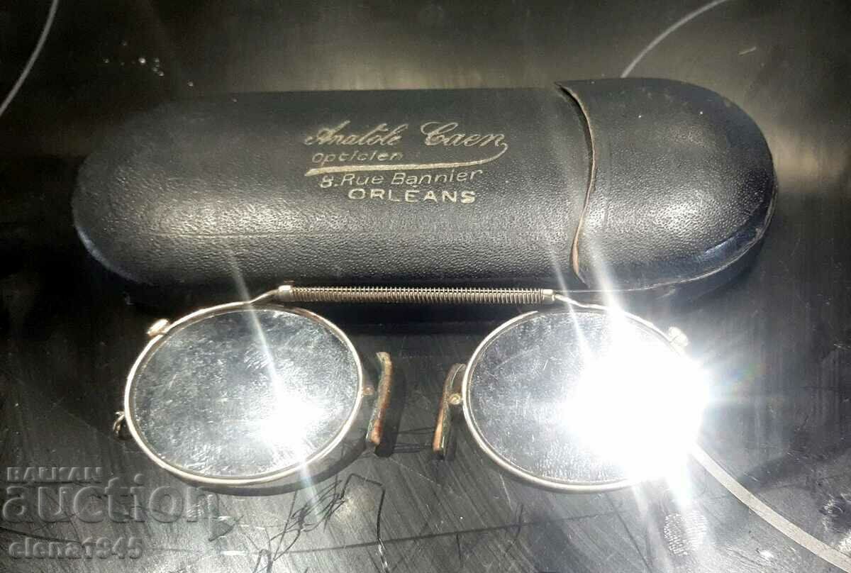 Retro glasses