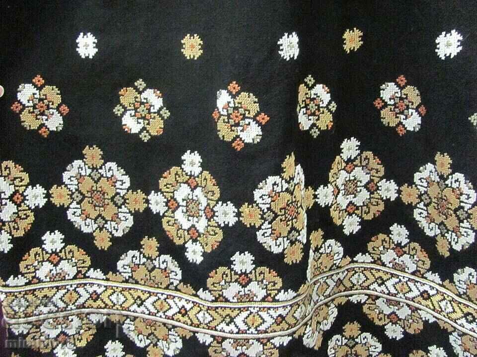 Auction 50's Women's Dress Folk Motifs Hand Embroidery Auction 50's Women's Dress Folk Motifs Hand Embroidery