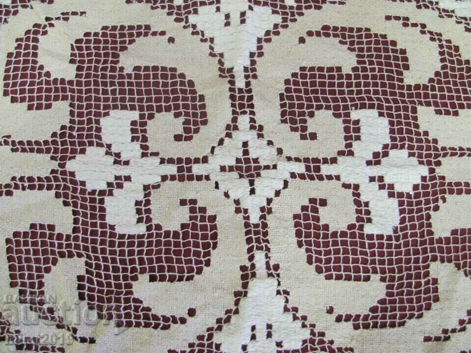 Auction 19th Century Hand-Knitted Tablecloth, Square Tablecloth Auction 19th Century Hand-Knitted Tablecloth, Square Tablecloth