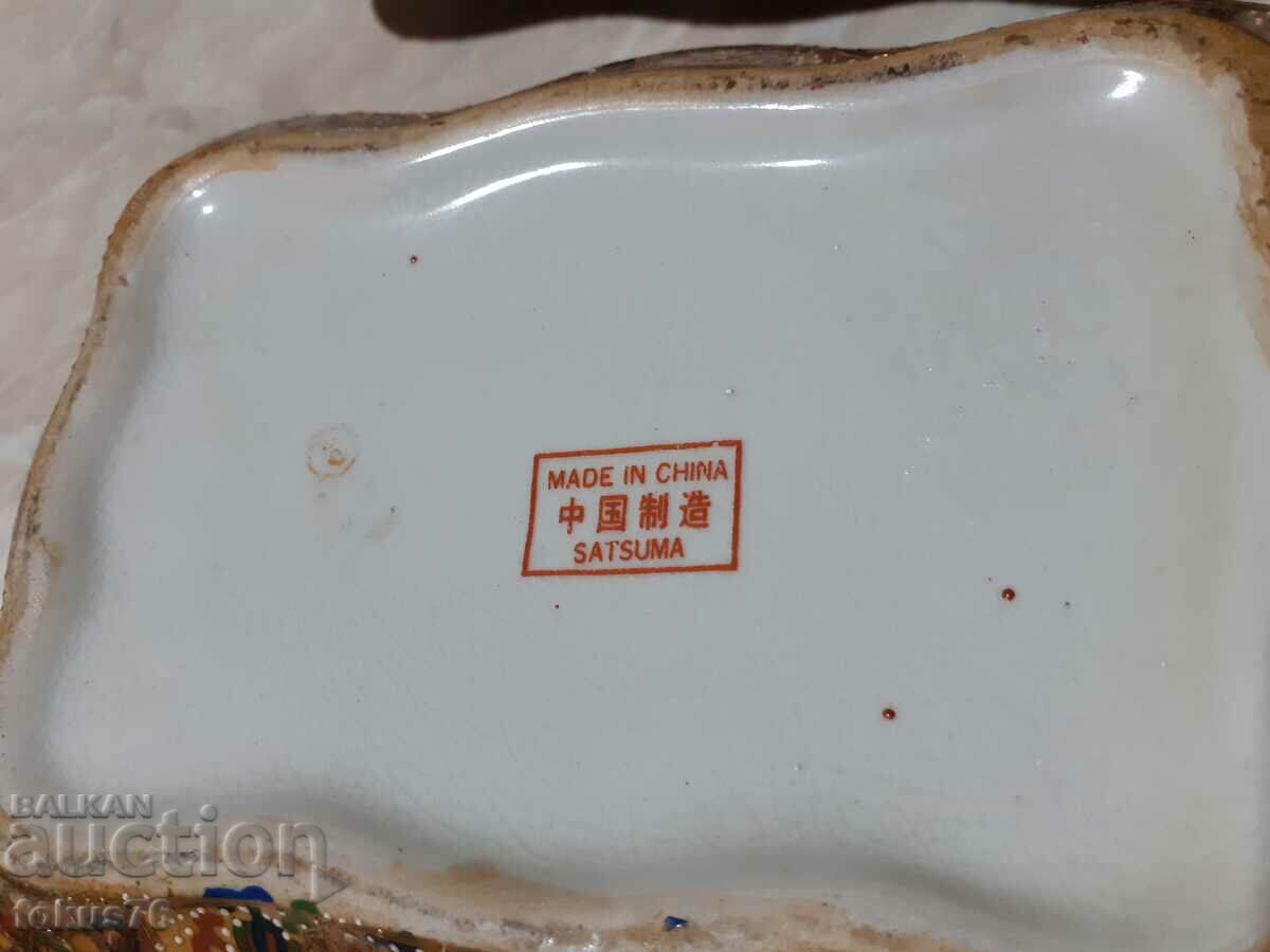 Auction A great old Chinese box jeweler porcelain satsuma Auction A great old Chinese box jeweler porcelain satsuma