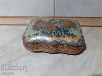 A great old Chinese box jeweler porcelain satsuma
