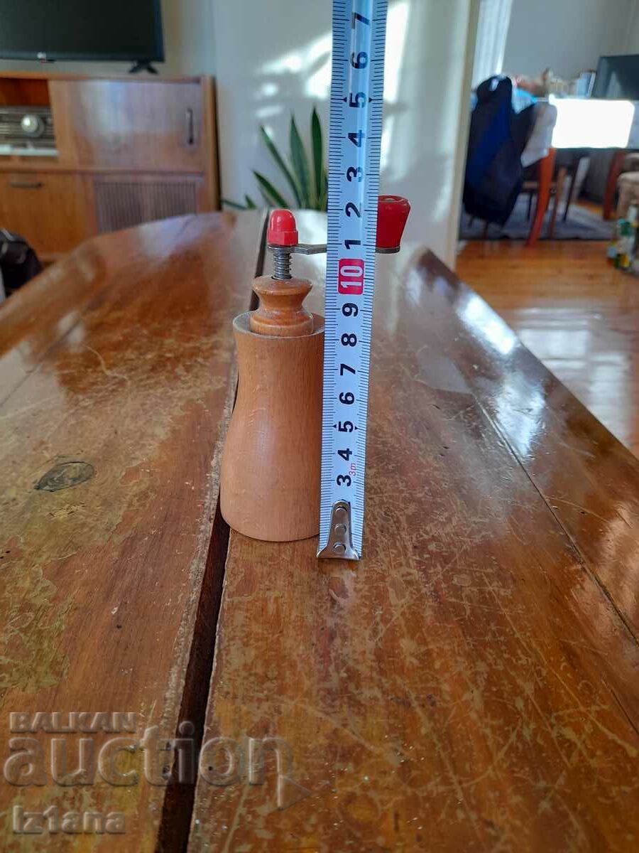Stara Melnička, black pepper mill with price 18.00 BGN | € 9.20 Stara Melnička, black pepper mill with price 18.00 BGN | € 9.20