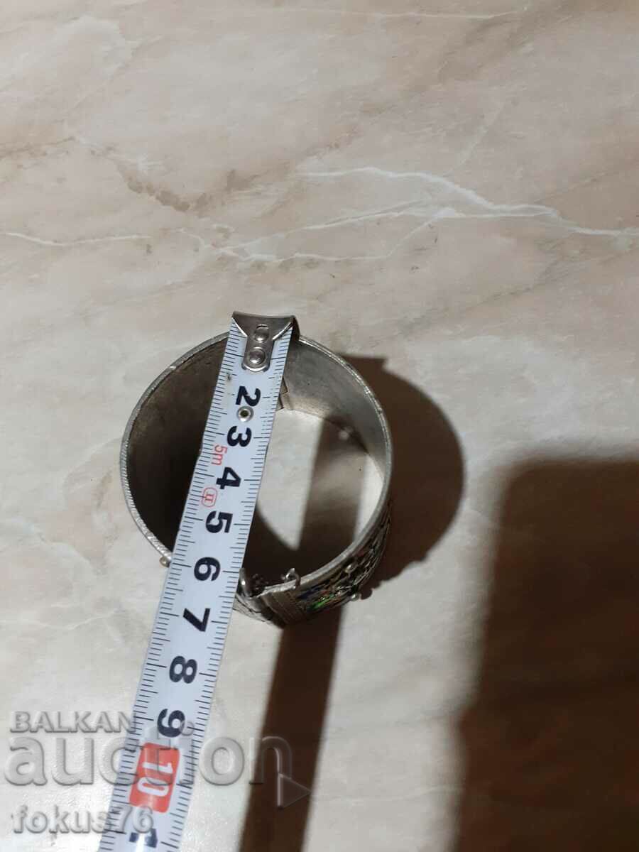 O brățară mare mare din metal emailat cu ac de costum - 6