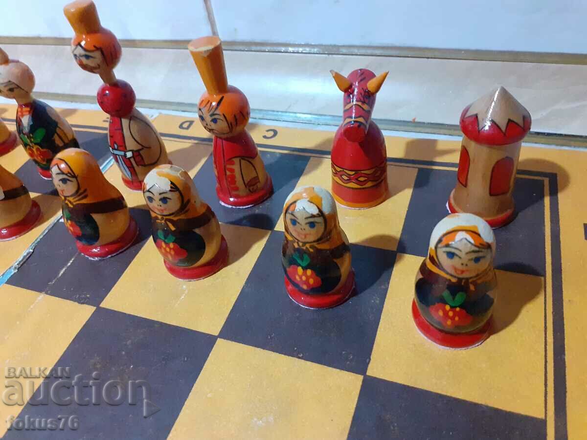 Russian wooden chess with handmade matryoshka pieces - 5 Russian wooden chess with handmade matryoshka pieces - 5