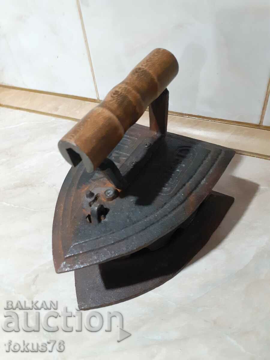 Delivery of Cruel old big red hot iron Delivery of Cruel old big red hot iron