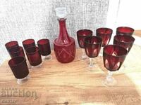 Комплект червени чаши за вино Кристал Дуранд Франция гарафа