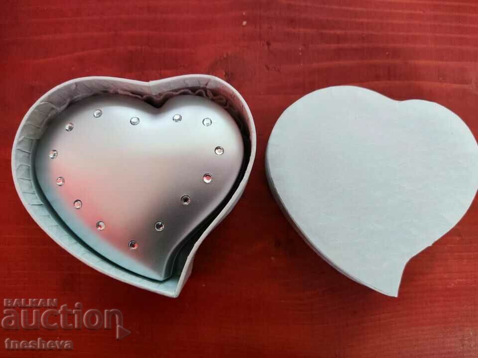 Auction 1 oz 2010 "Love is Precious" Auction 1 oz 2010 "Love is Precious"