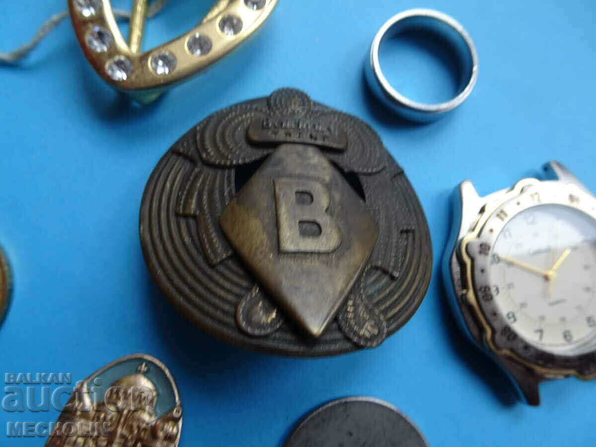 Auction A LOT for everyone, something for everyone Auction A LOT for everyone, something for everyone