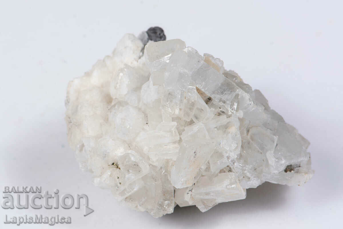 Λευκός βαρίτης σε χαλαζία με γαλένα από το ορυχείο Αντρόβου 311g με τιμή 35.00 BGN | € 17.90