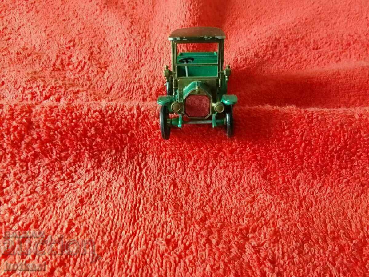 Auction Old Metal Car MATCHBOX Yesteryear 1910 Benz Limouzine Auction Old Metal Car MATCHBOX Yesteryear 1910 Benz Limouzine