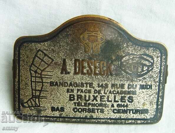 Old metal clip, Munich, Germany