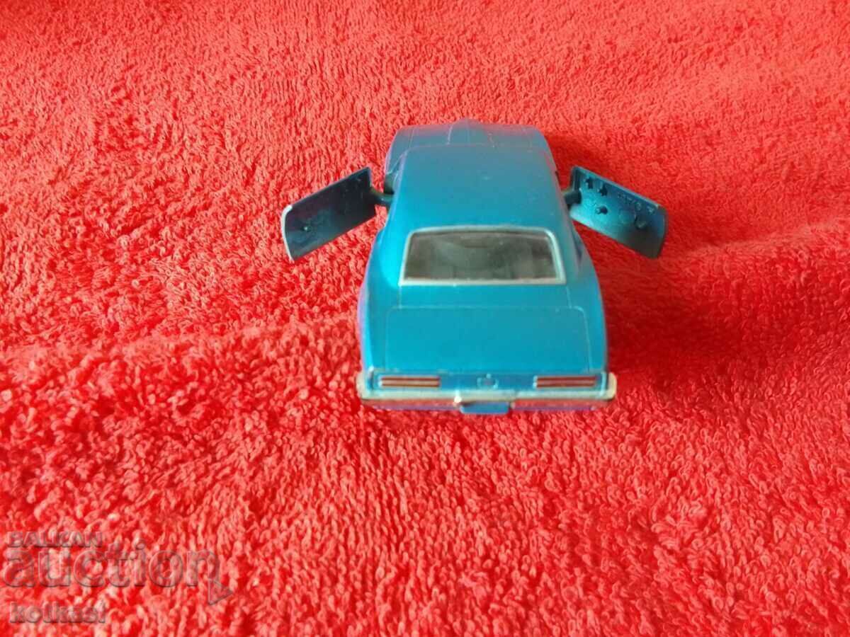 Old Welli China 1967 Pontiac Firebird Metal Car - 5 Old Welli China 1967 Pontiac Firebird Metal Car - 5