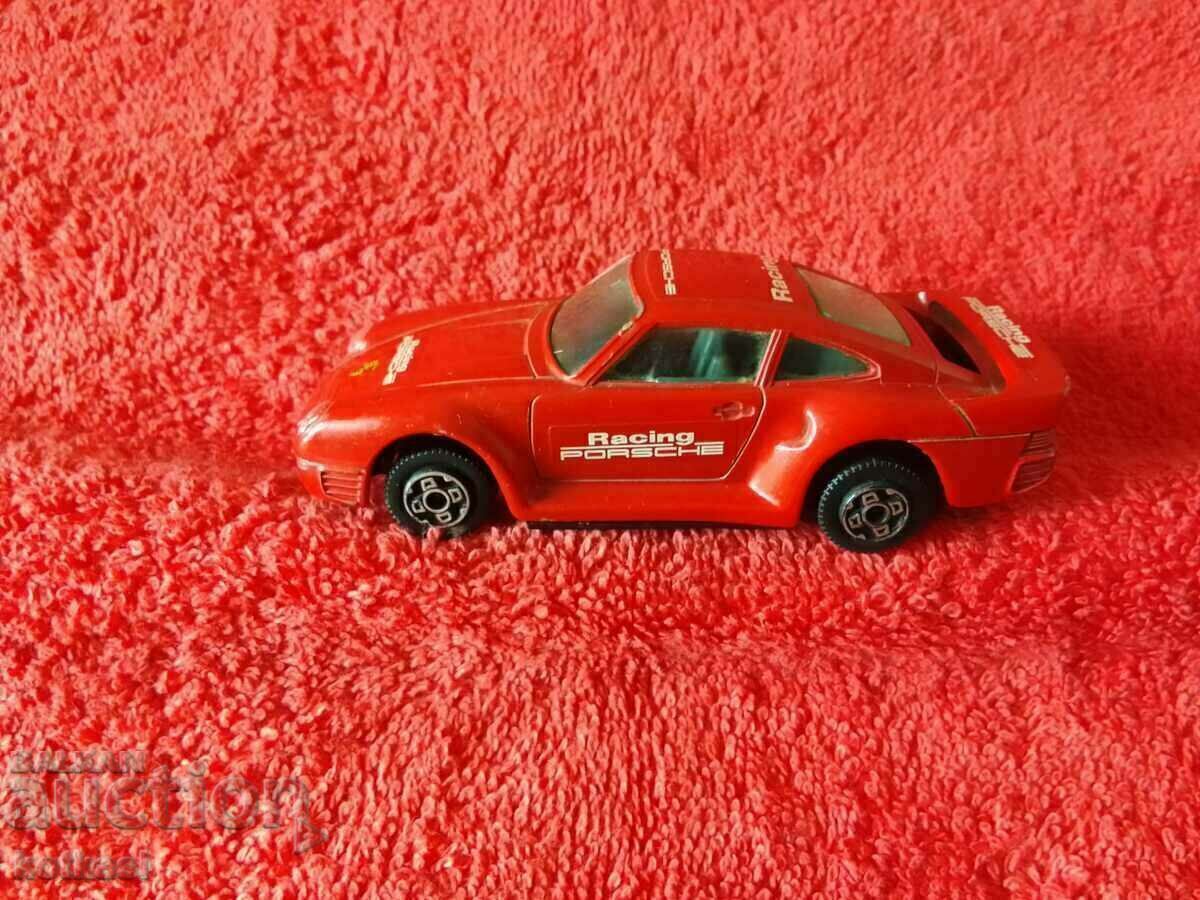 Mașină veche din metal Itali burago Porsche 959 1/43 cu preț € 13.50 | 26.40 BGN Mașină veche din metal Itali burago Porsche 959 1/43 cu preț € 13.50 | 26.40 BGN