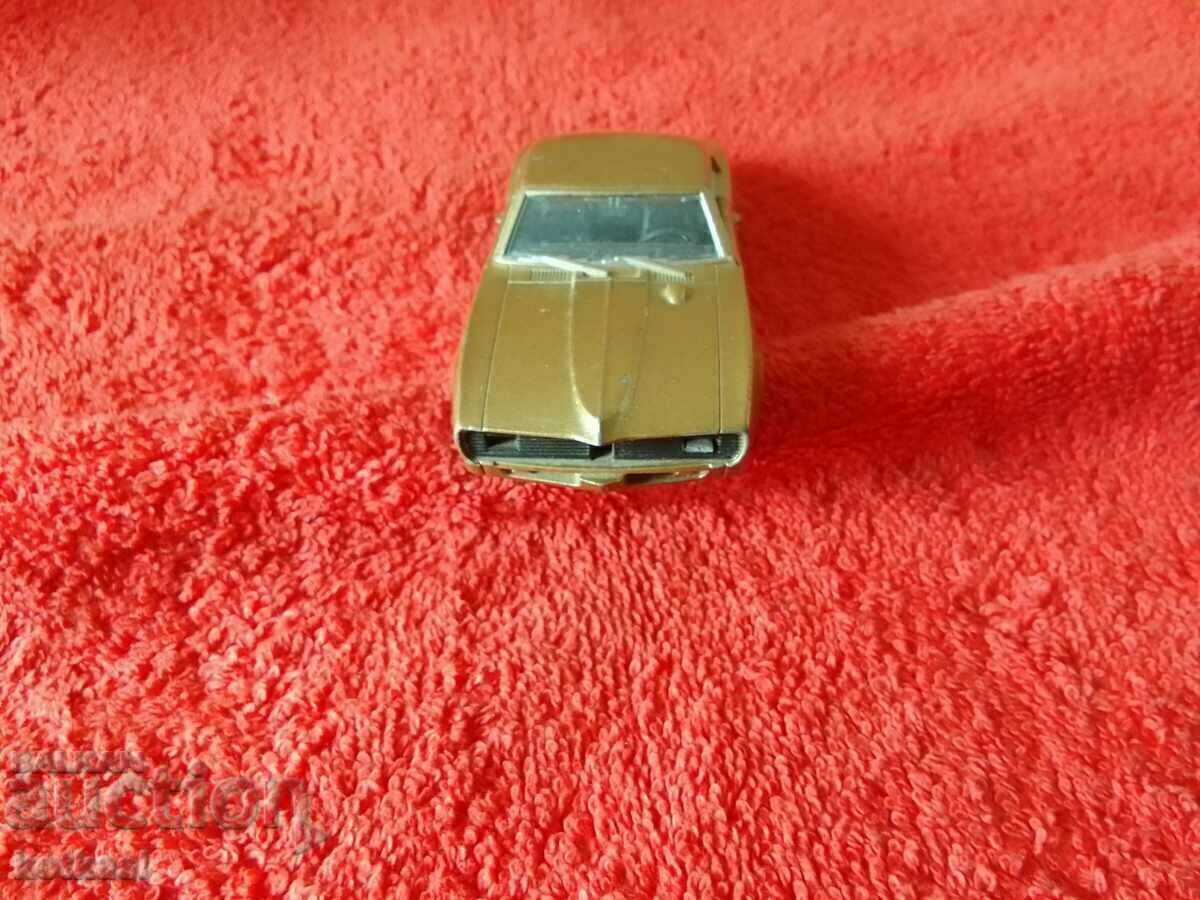 Licitație Old Welli China 1967 Pontiac Firebird Metal Car Licitație Old Welli China 1967 Pontiac Firebird Metal Car