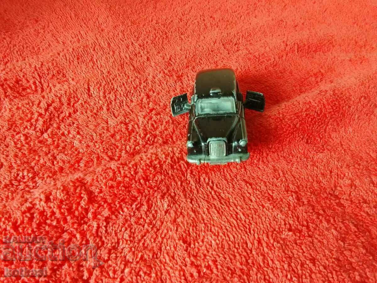Delivery of Old Matchbox 1986 1/60 Macau Taxi Metal Car