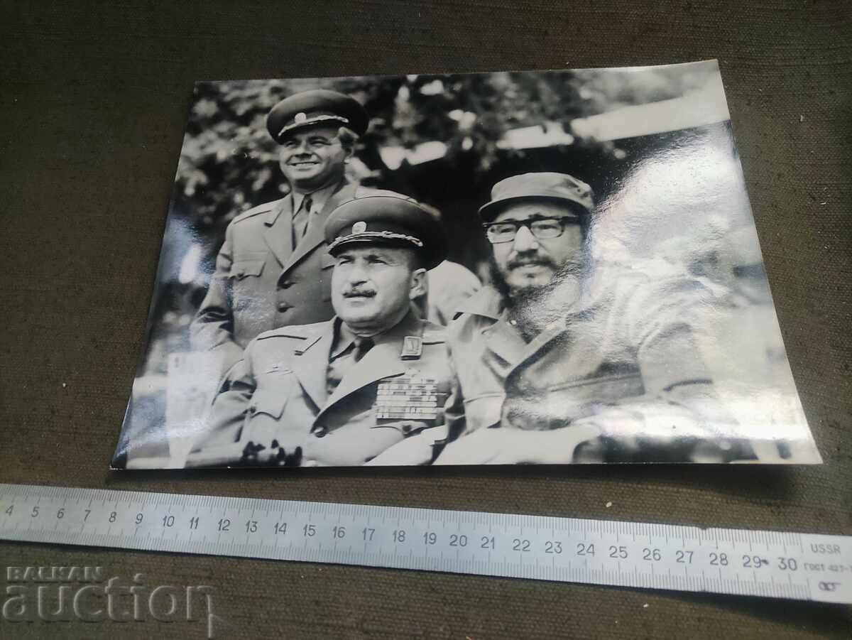 General Dobri Djurov and Fidel Castro