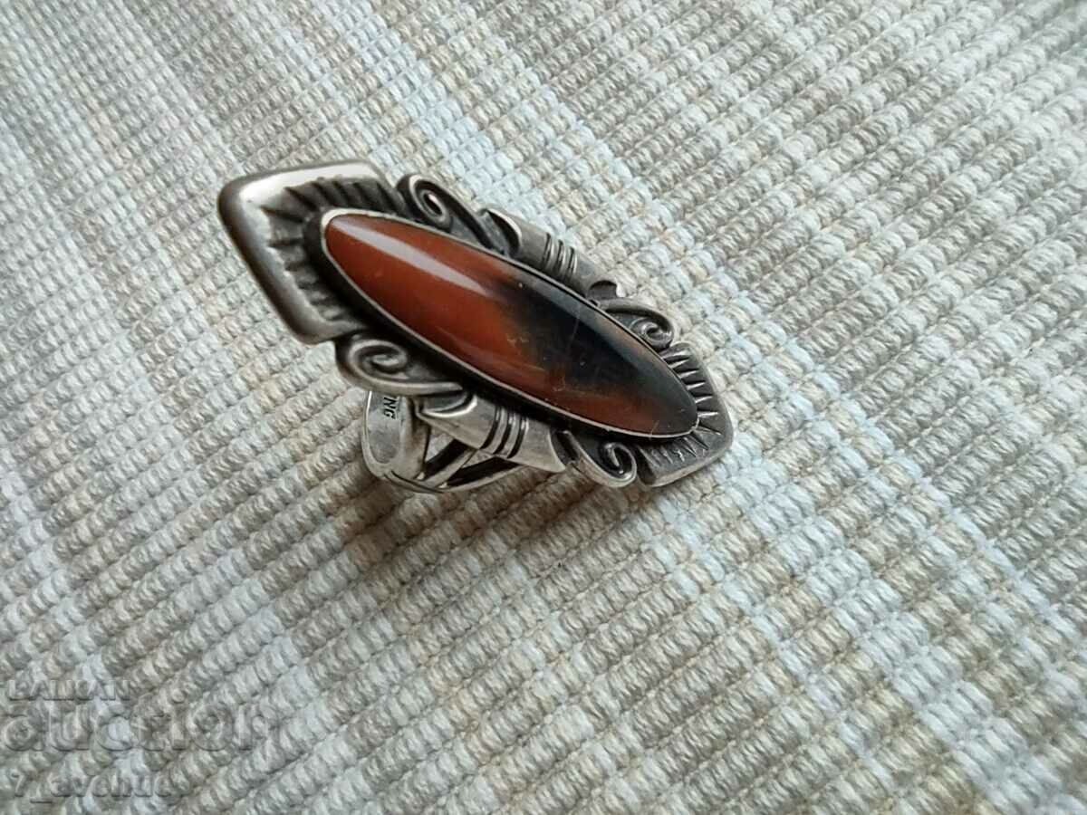 Доставка на Стар сребърен ПРЪСТЕН с камък, 14.02.2024 Доставка на Стар сребърен ПРЪСТЕН с камък, 14.02.2024