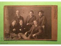 Παλιά φωτογραφία μιας ομάδας ανδρών 1912 χαρτόνι