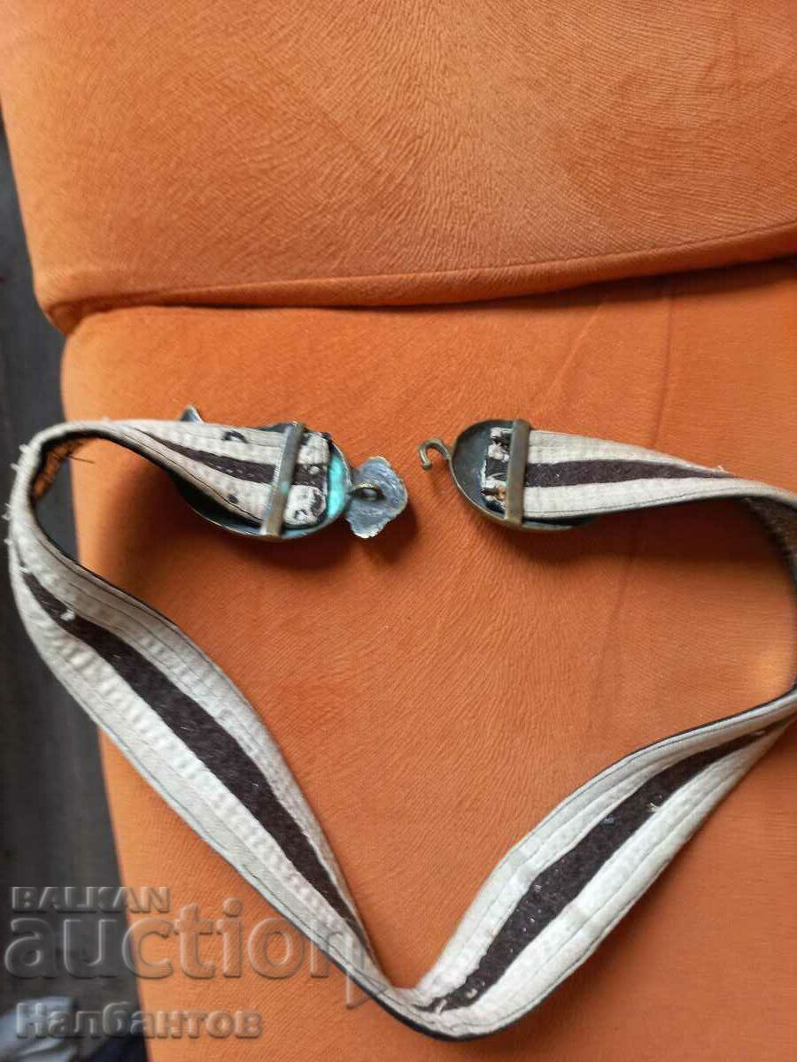 Livrarea BRONZ RENAȘTERI CU URĂ CREAȚI