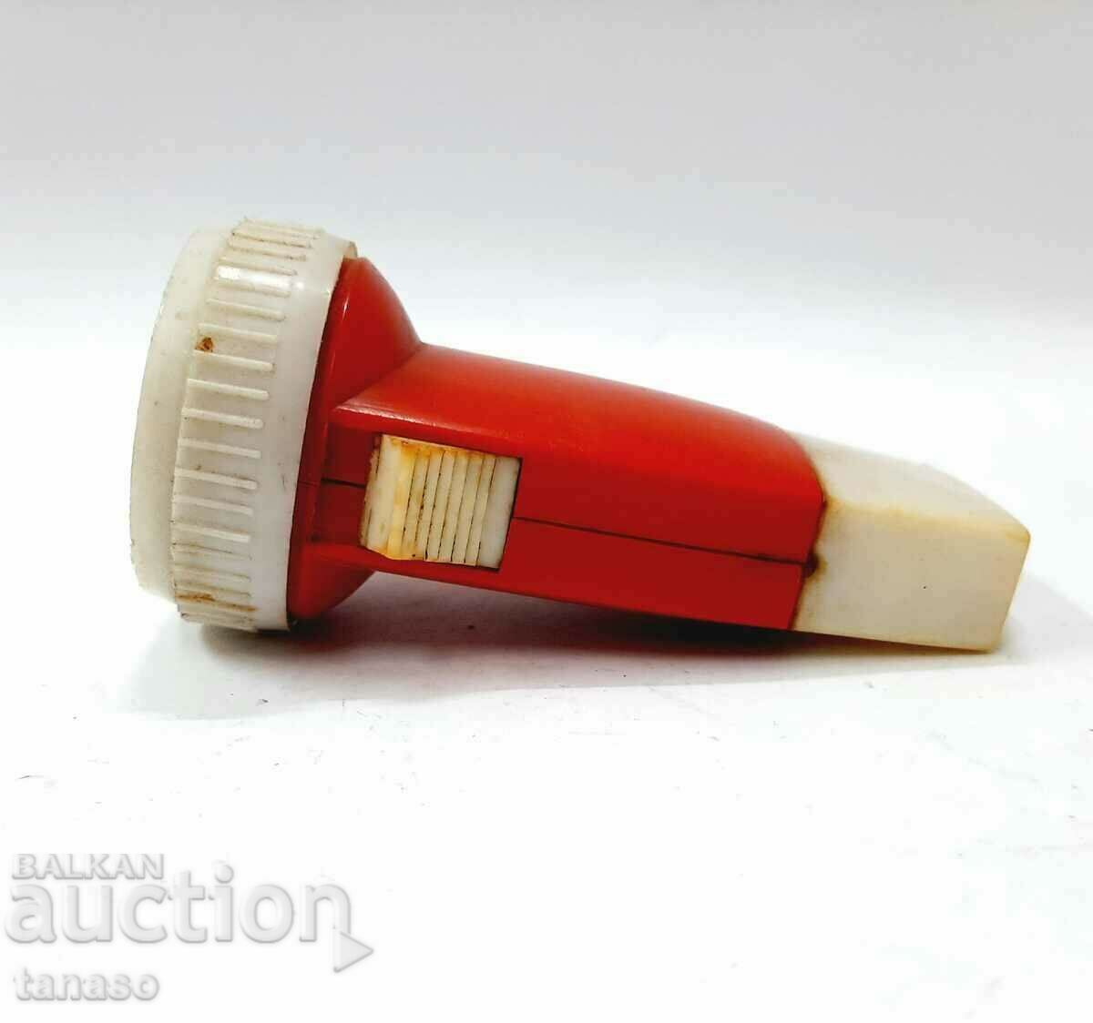 Old rechargeable flashlight(12.3) with price 10.00 BGN | € 5.11 Old rechargeable flashlight(12.3) with price 10.00 BGN | € 5.11