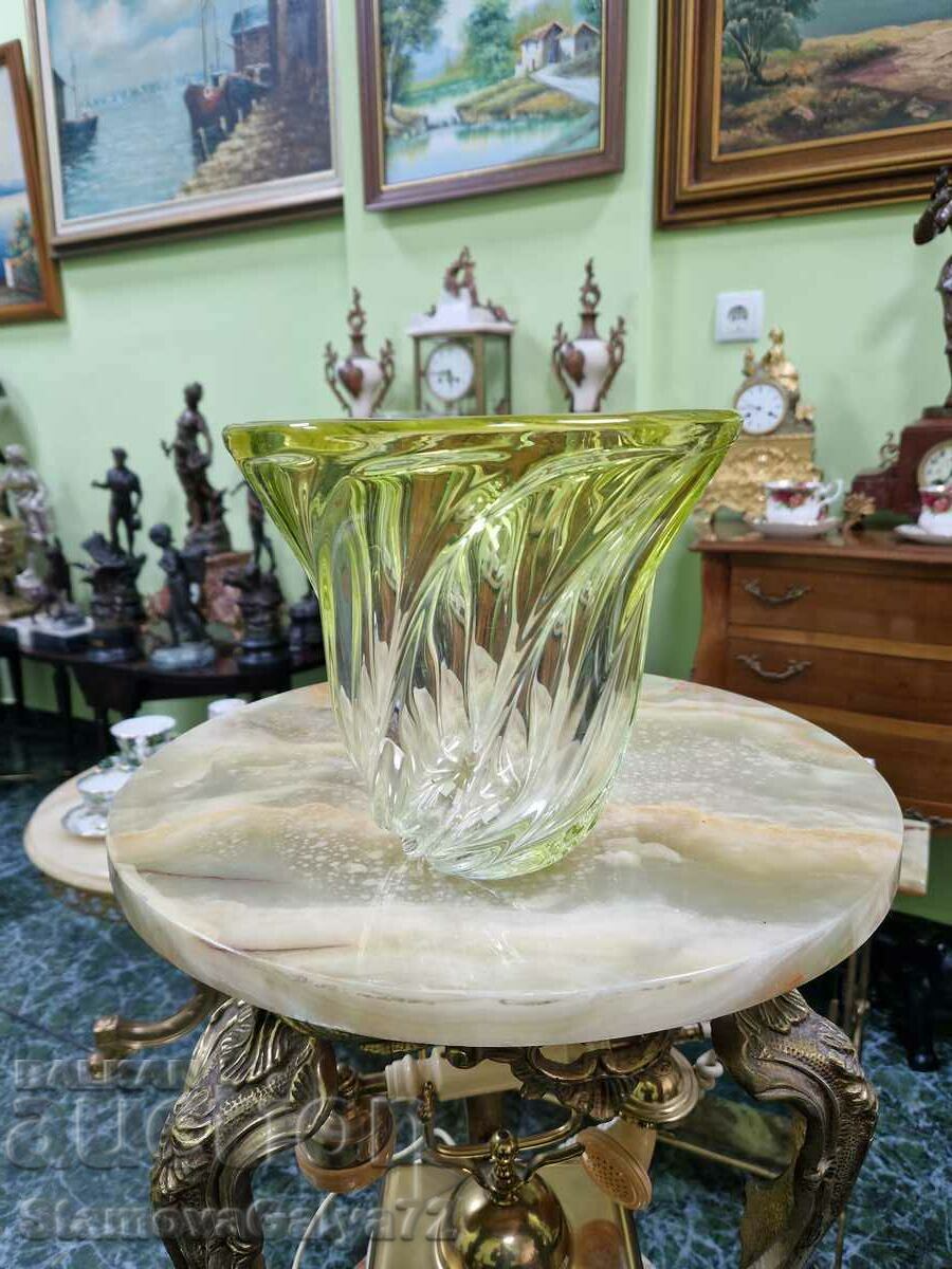 O mare vază antică din cristal belgian Val Saint Lamb