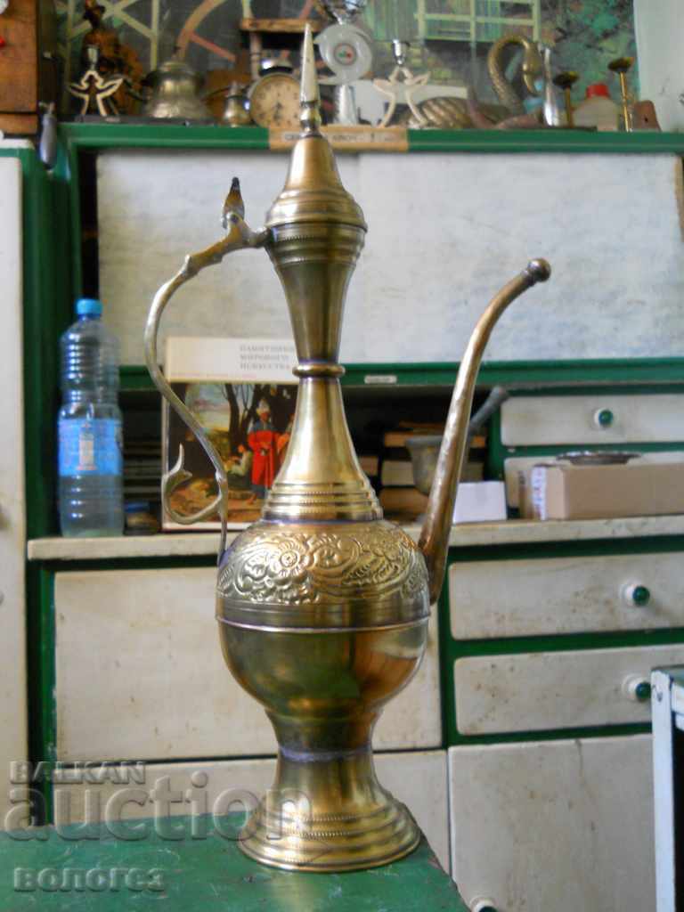 голяма арабска старинна бронзова кана за миене