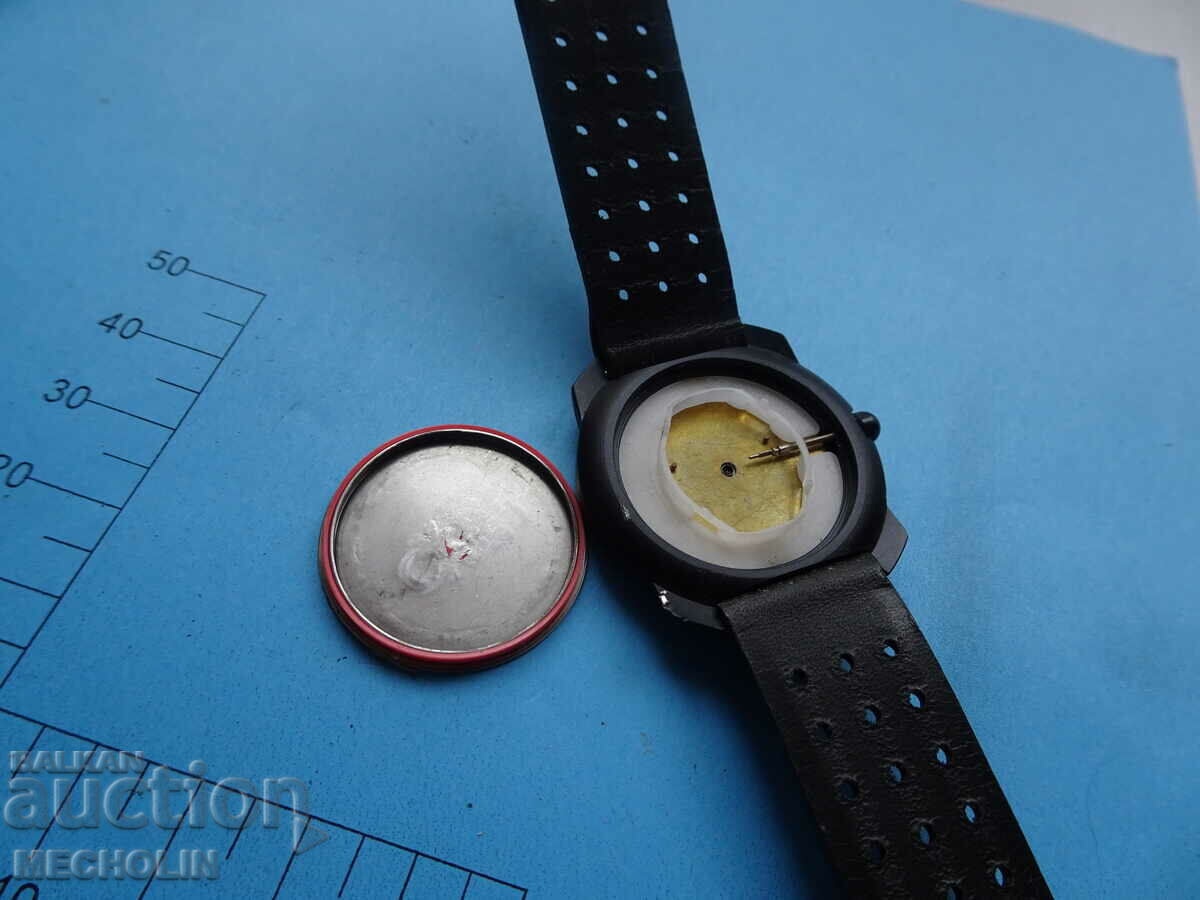 BENETON BU BULOVA COLLECTIBLE WATCH 1 - 5 BENETON BU BULOVA COLLECTIBLE WATCH 1 - 5