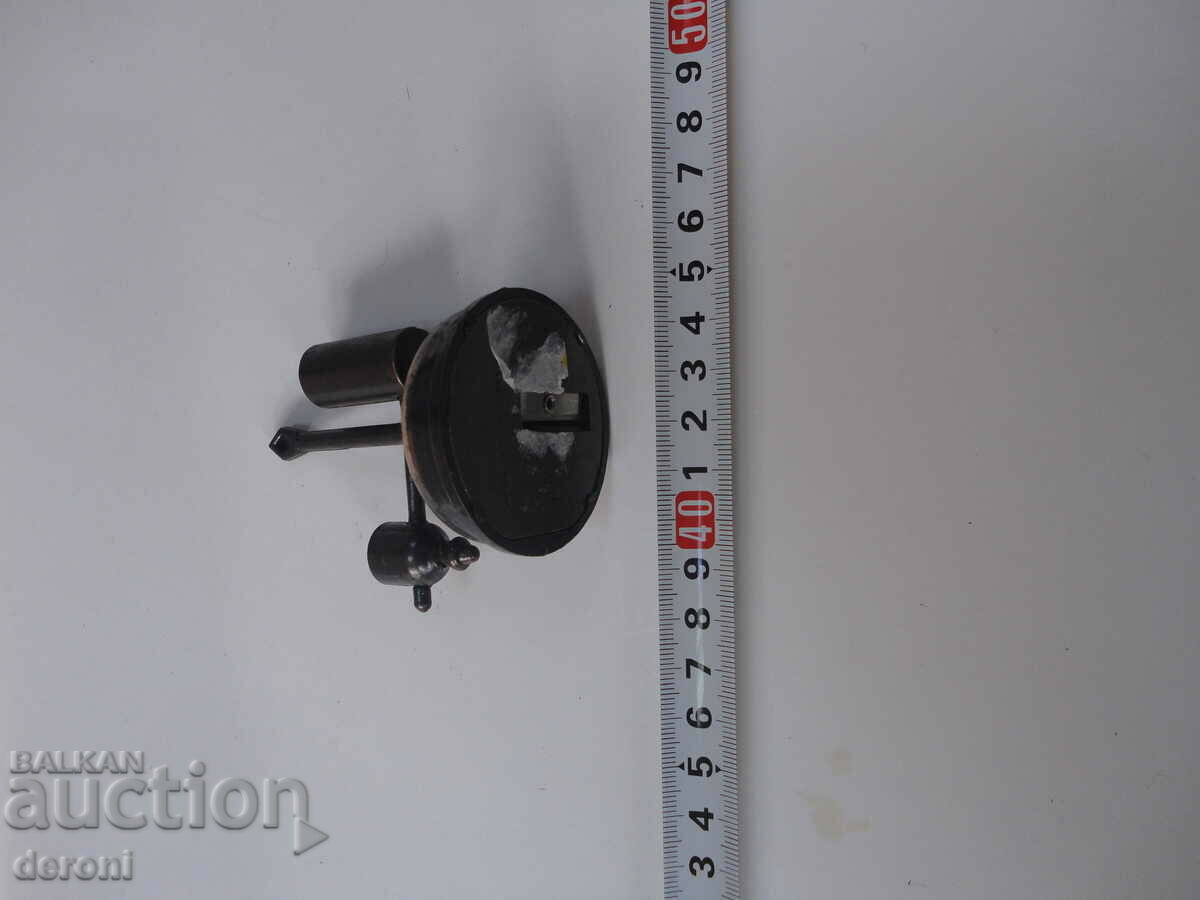 Bronze sharpener with price 10.00 BGN | € 5.11