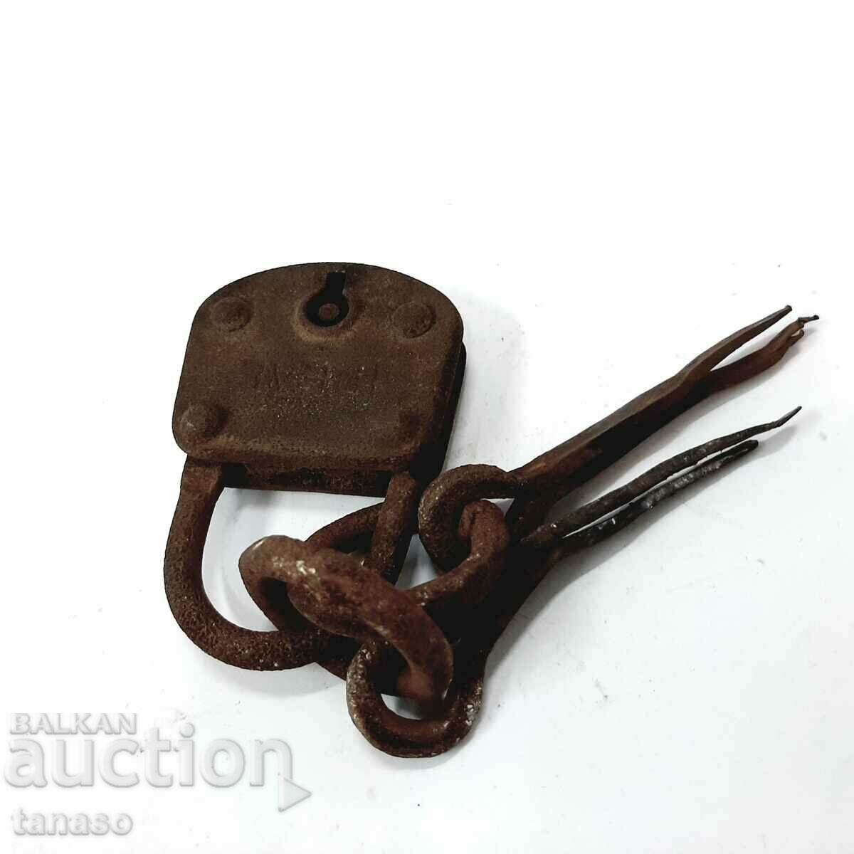Old padlock with rings and hooks(1.6) - 5 Old padlock with rings and hooks(1.6) - 5